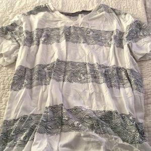 Old Navy Tee shirt